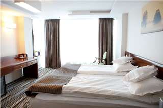 Отель Hotel Belvedere Ботошани Двухместный номер с 1 кроватью или 2 отдельными кроватями и возможностью посещения спа-салона-7